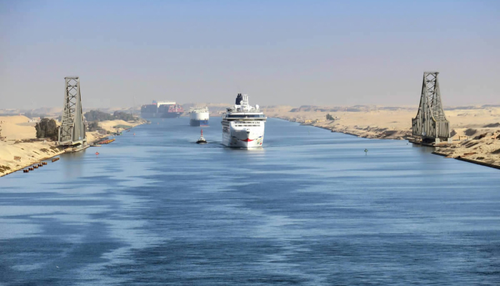 Стоимость морских перевозок из Китая в Европу растет из-за заблокированного Суэцкого канала