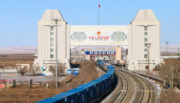 Через погранпереход Суйфэньхэ за пять лет прошло больше 2 тыс. поездов