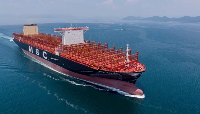 Самый большой контейнеровоз в мире спущен на воду в Шанхае